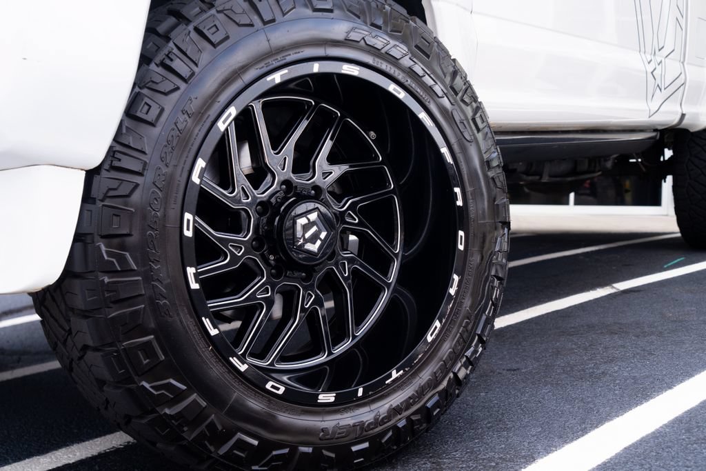 Used 2019 Ford F250 Platinum w/ Platinum Ultimate Package AWD/4WD image 3