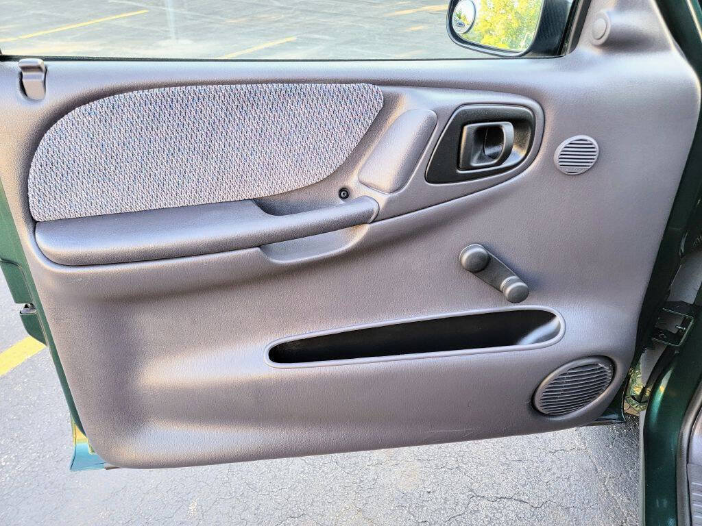 Used 1999 Dodge Dakota Sport RWD image 30