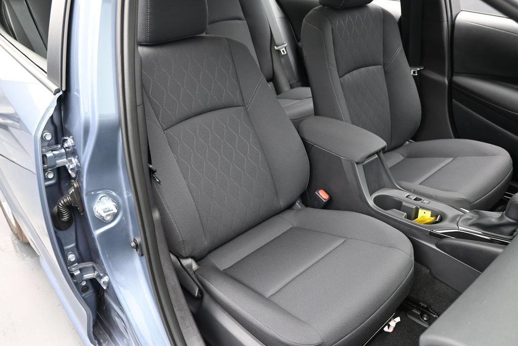 Used 2026 Toyota Corolla LE w/ LE Premium Package FWD image 32