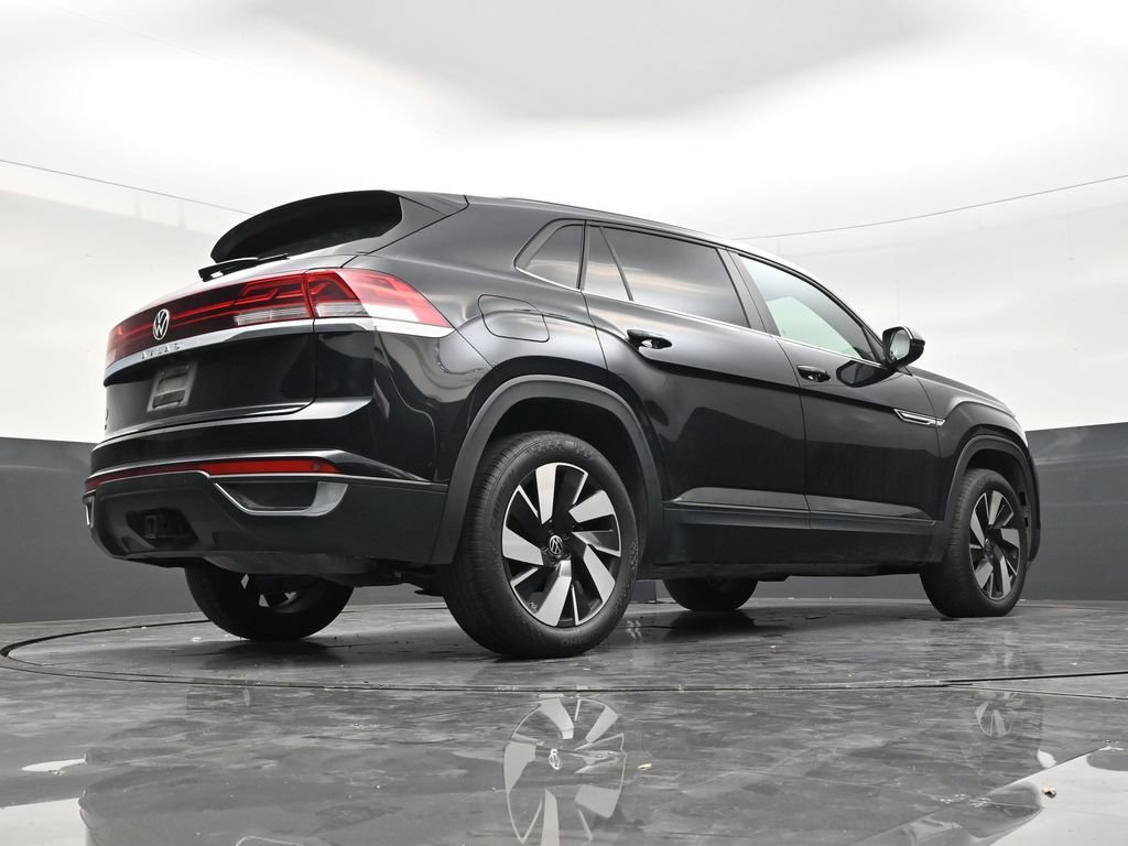 Used 2024 Volkswagen Atlas Cross Sport SE FWD image 24