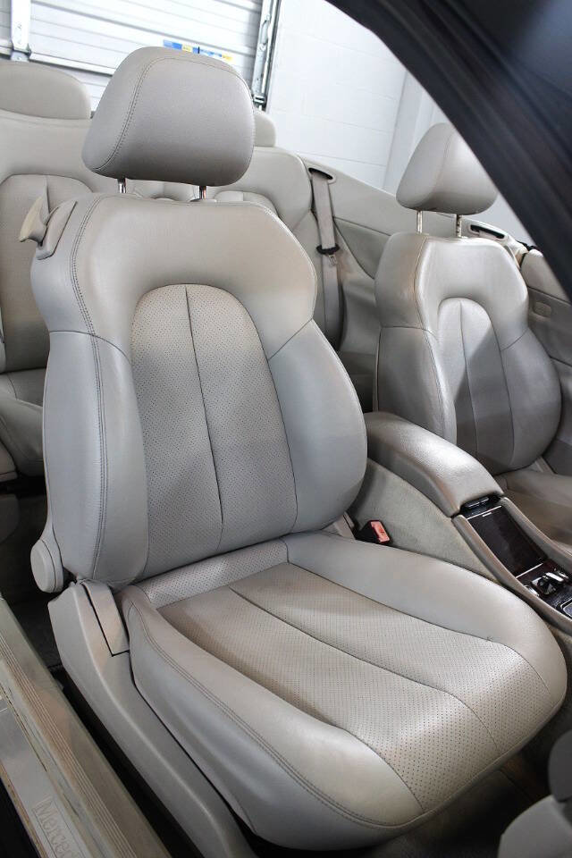 Used 2001 Mercedes-Benz CLK 320 Cabriolet image 22