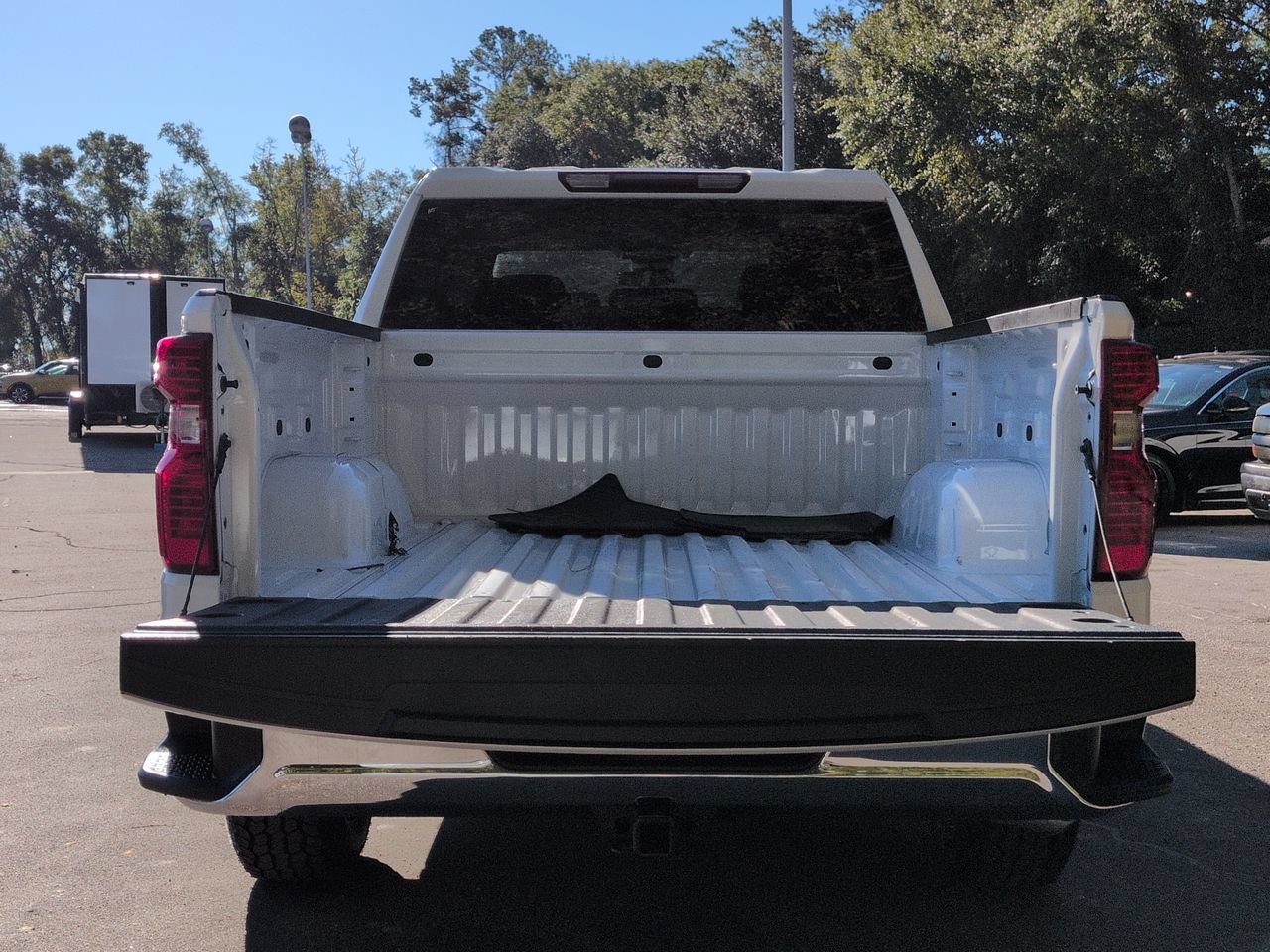 Used 2024 Chevrolet Silverado 1500 LT RWD image 13