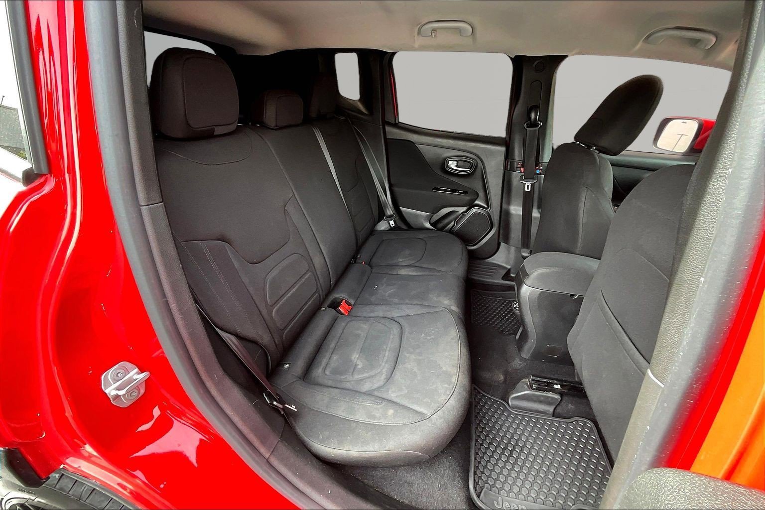 Used 2019 Jeep Renegade Latitude w/ Cold Weather Group AWD/4WD image 25