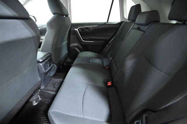 Used 2020 Toyota RAV4 LE image 8