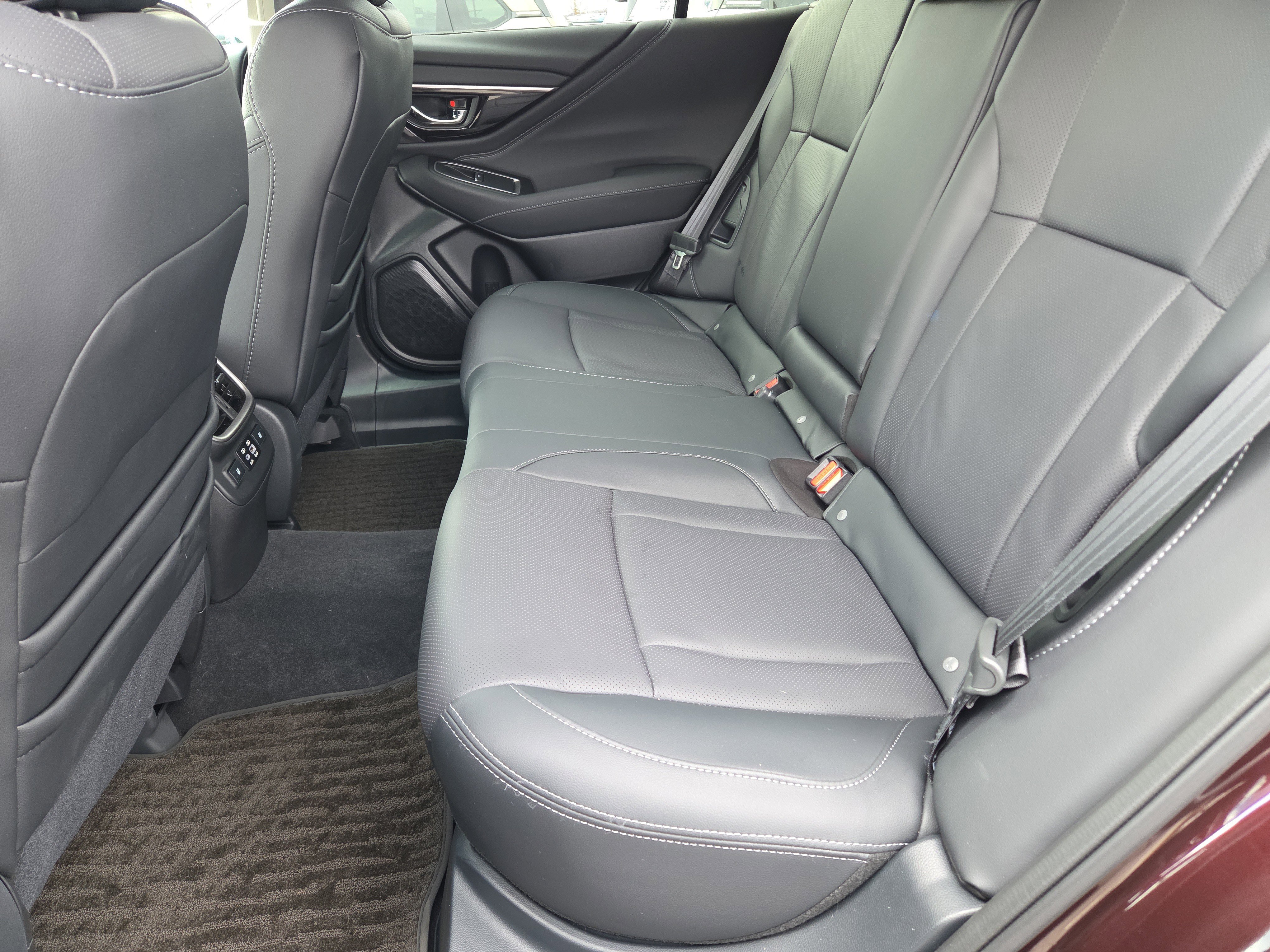 Used 2025 Subaru Outback Limited image 13