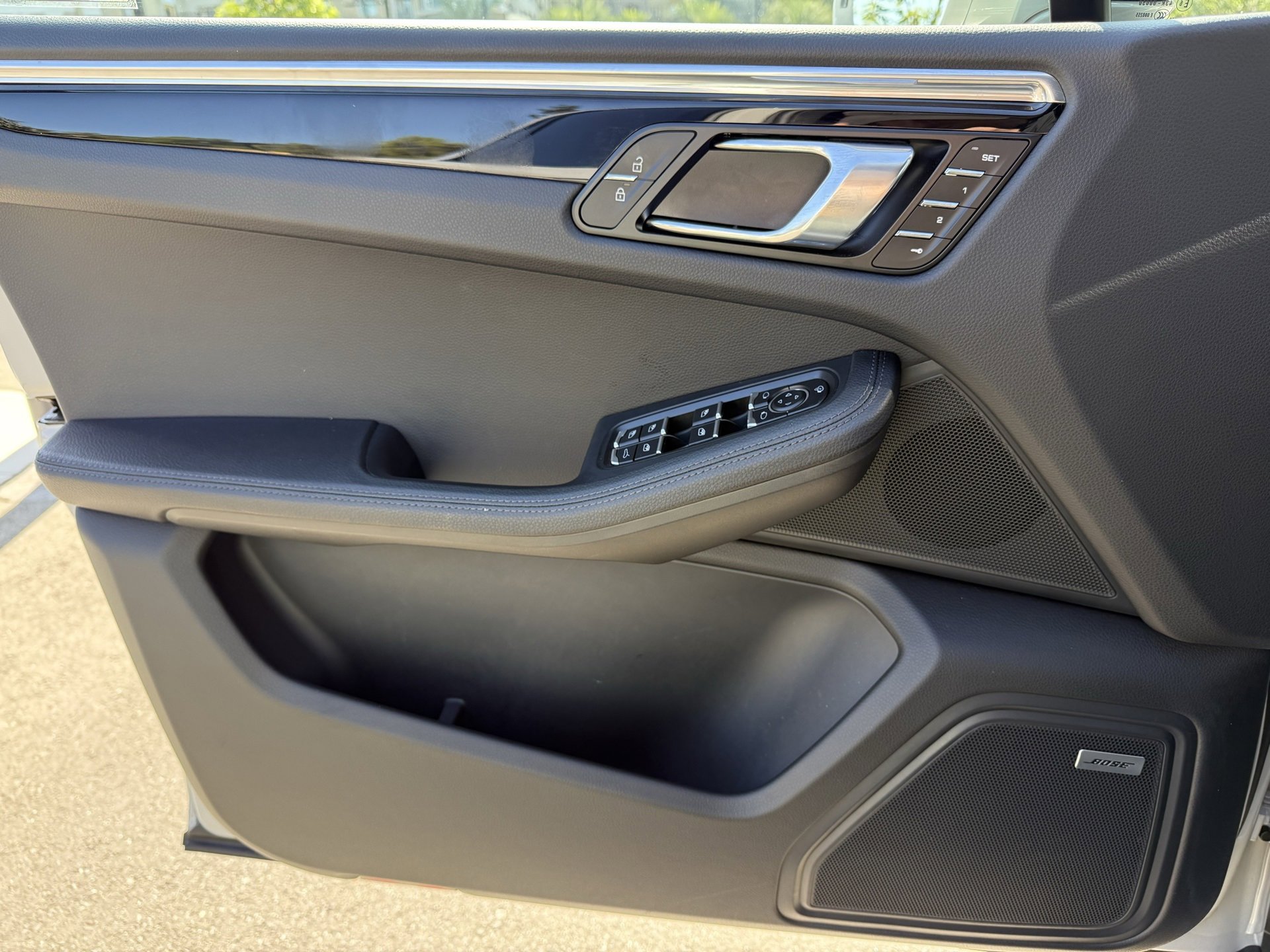 Used 2025 Porsche Macan image 26