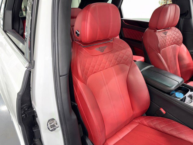 Used 2018 Bentley Bentayga image 62