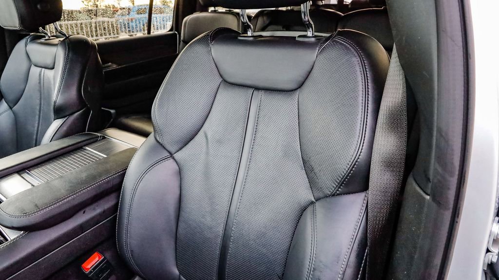 Used 2024 Jeep Wagoneer L Series II w/ Flexible Seating Group image 30