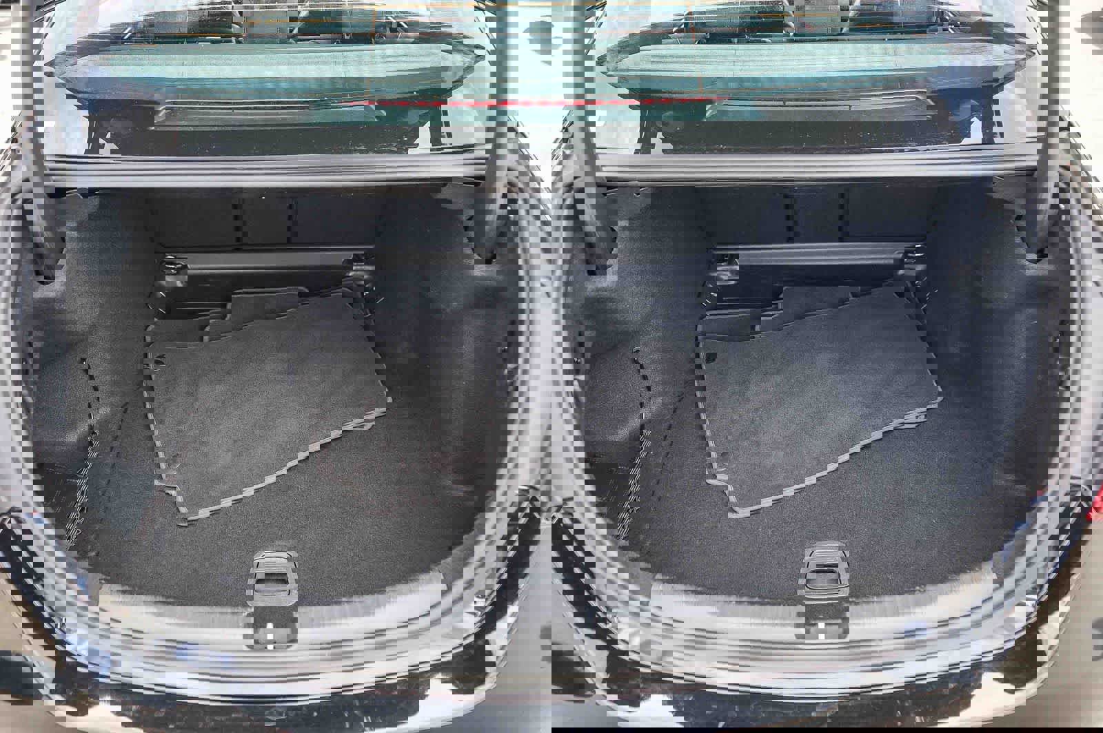 Used 2025 Mercedes-Benz C 300 4MATIC Sedan image 25