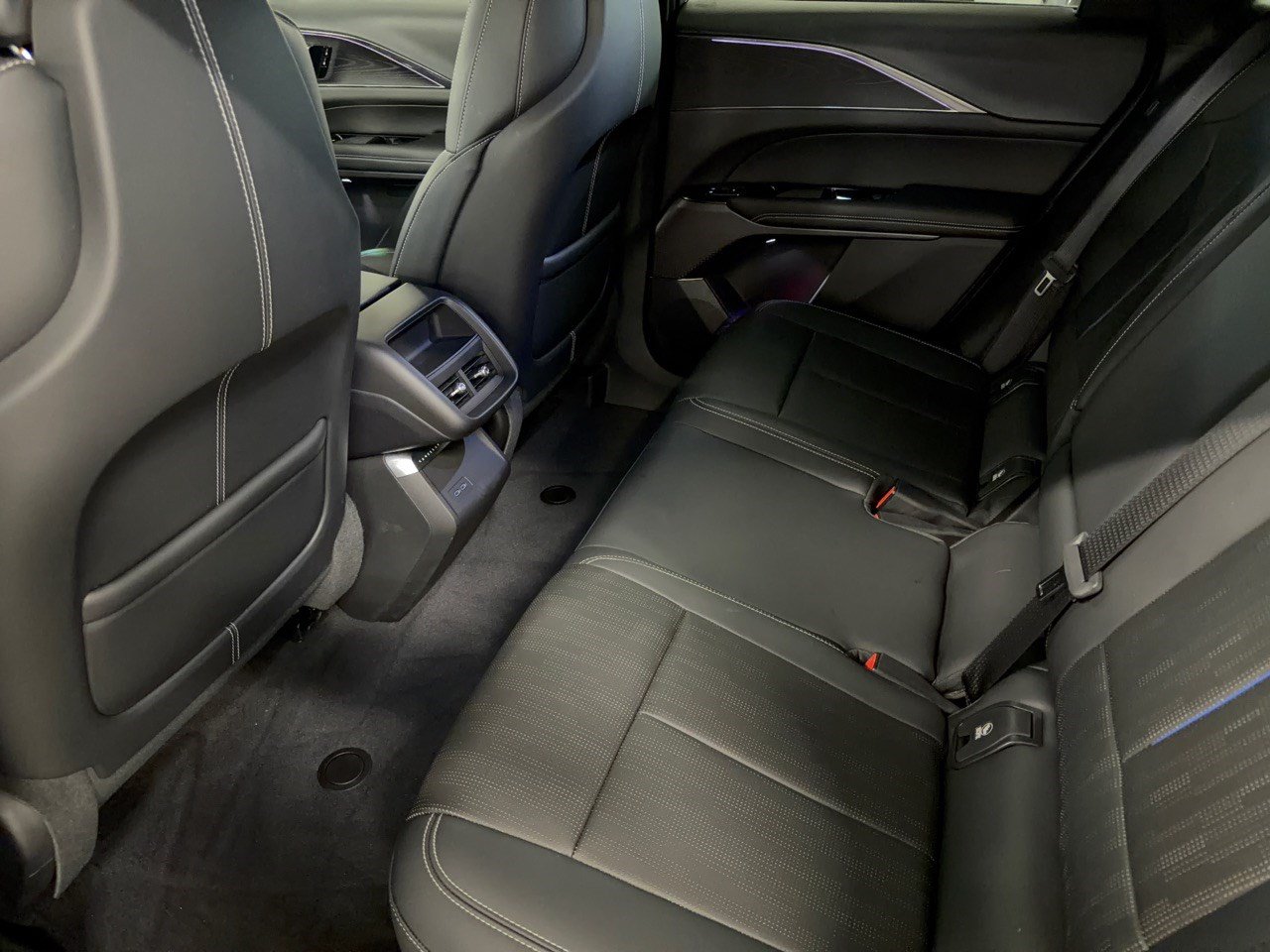 Used 2024 Cadillac Lyriq Luxury RWD image 24