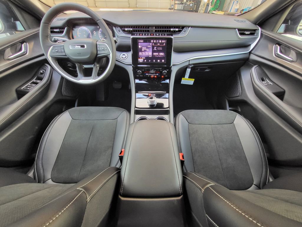 New 2025 Jeep Grand Cherokee Altitude RWD image 21