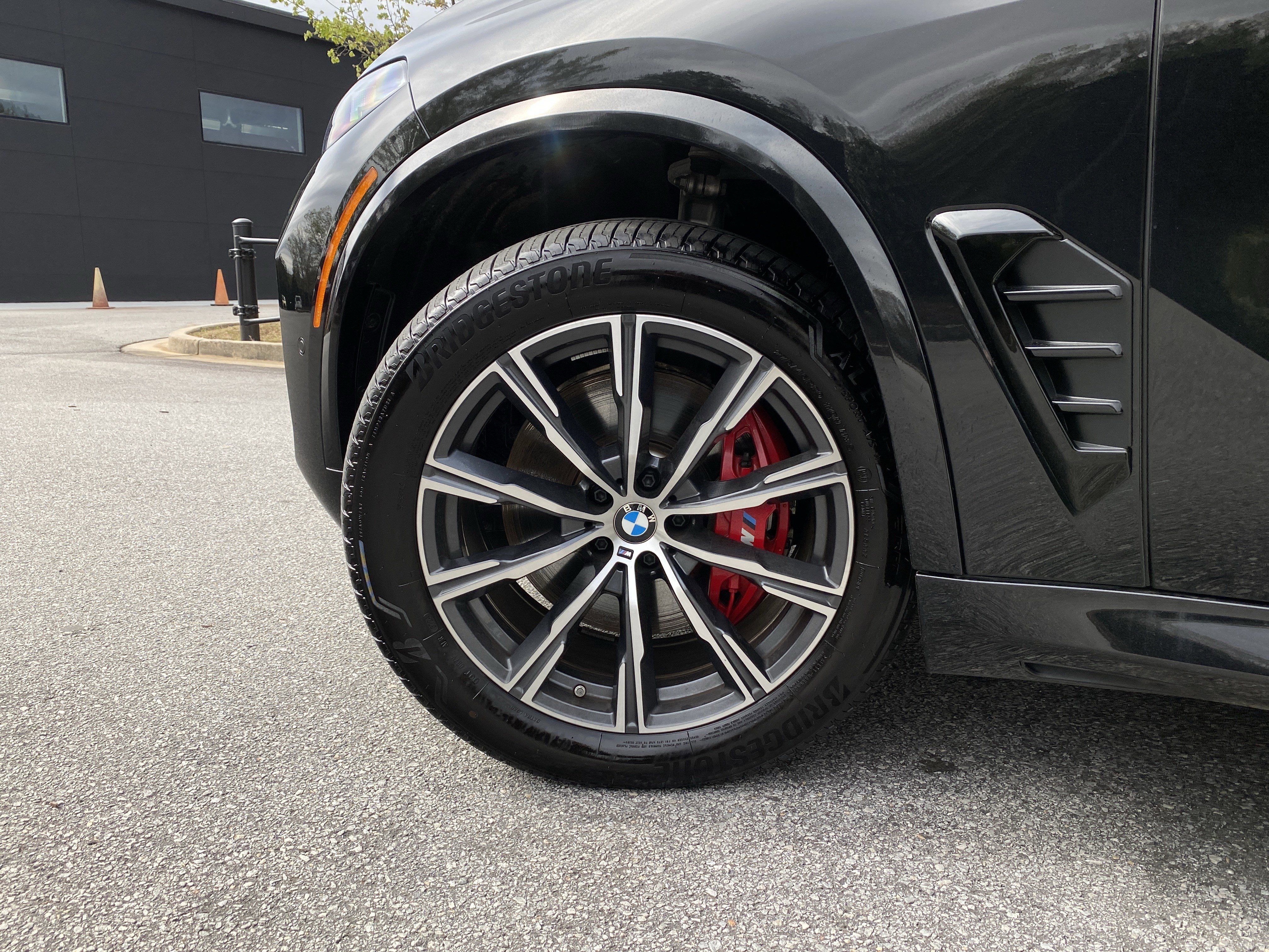 Used 2025 BMW X5 xDrive40i w/ M Sport Package image 18