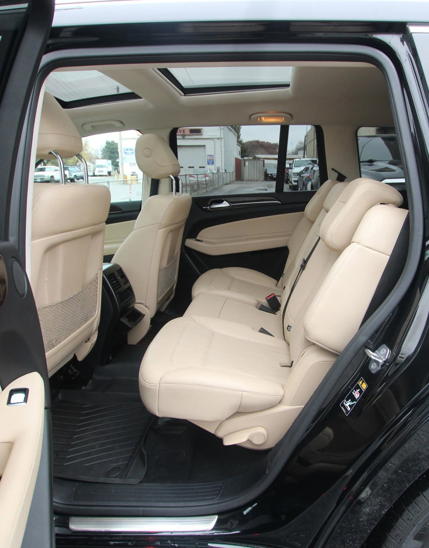 Used 2018 Mercedes-Benz GLS 450 4MATIC w/ Premium Package image 11