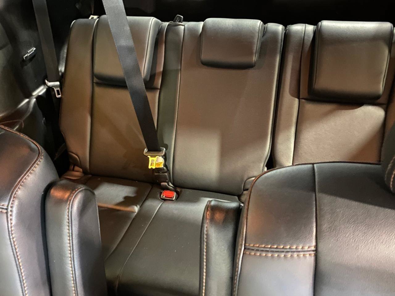 Used 2019 Toyota Highlander XLE AWD/4WD image 15