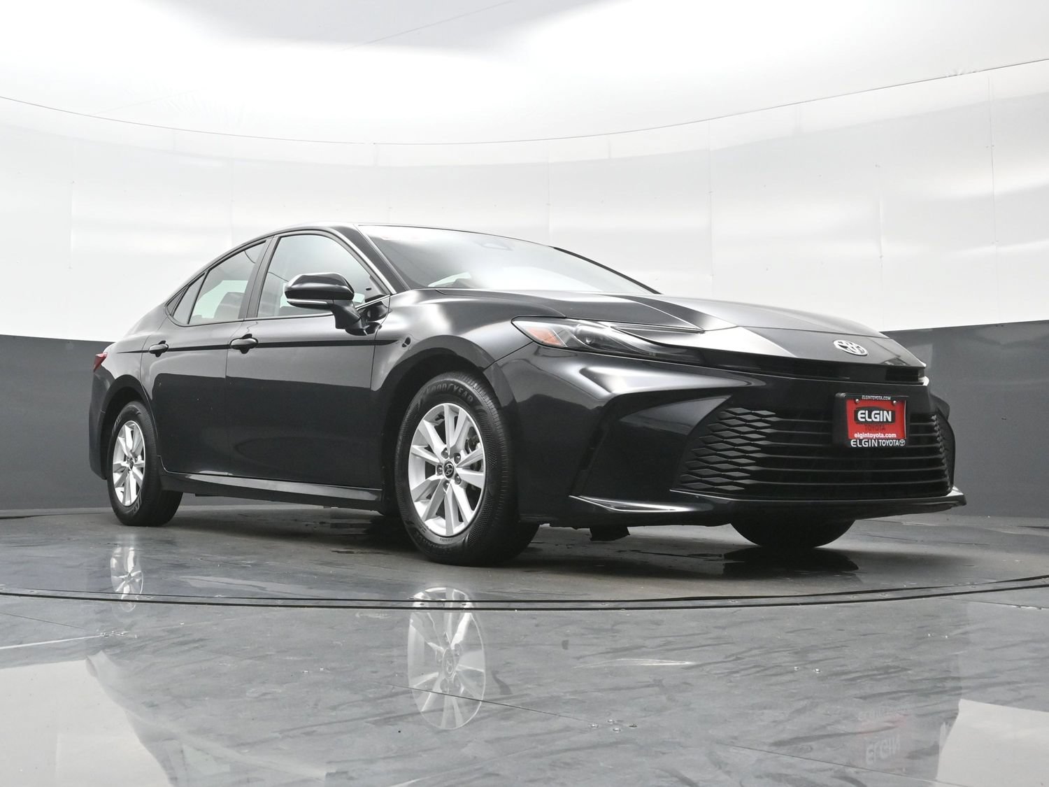 Used 2025 Toyota Camry LE FWD image 26