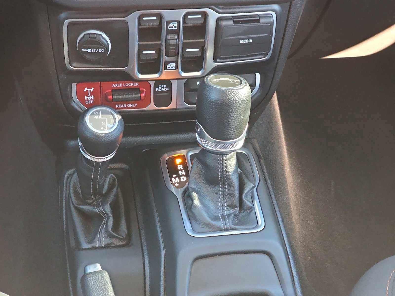 Certified 2024 Jeep Gladiator Mojave w/ Technology Group image 20