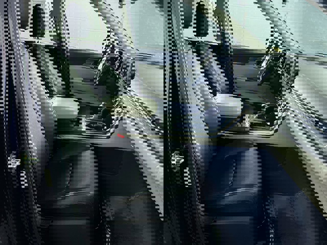 Certified 2024 Kia Carnival LX image 31