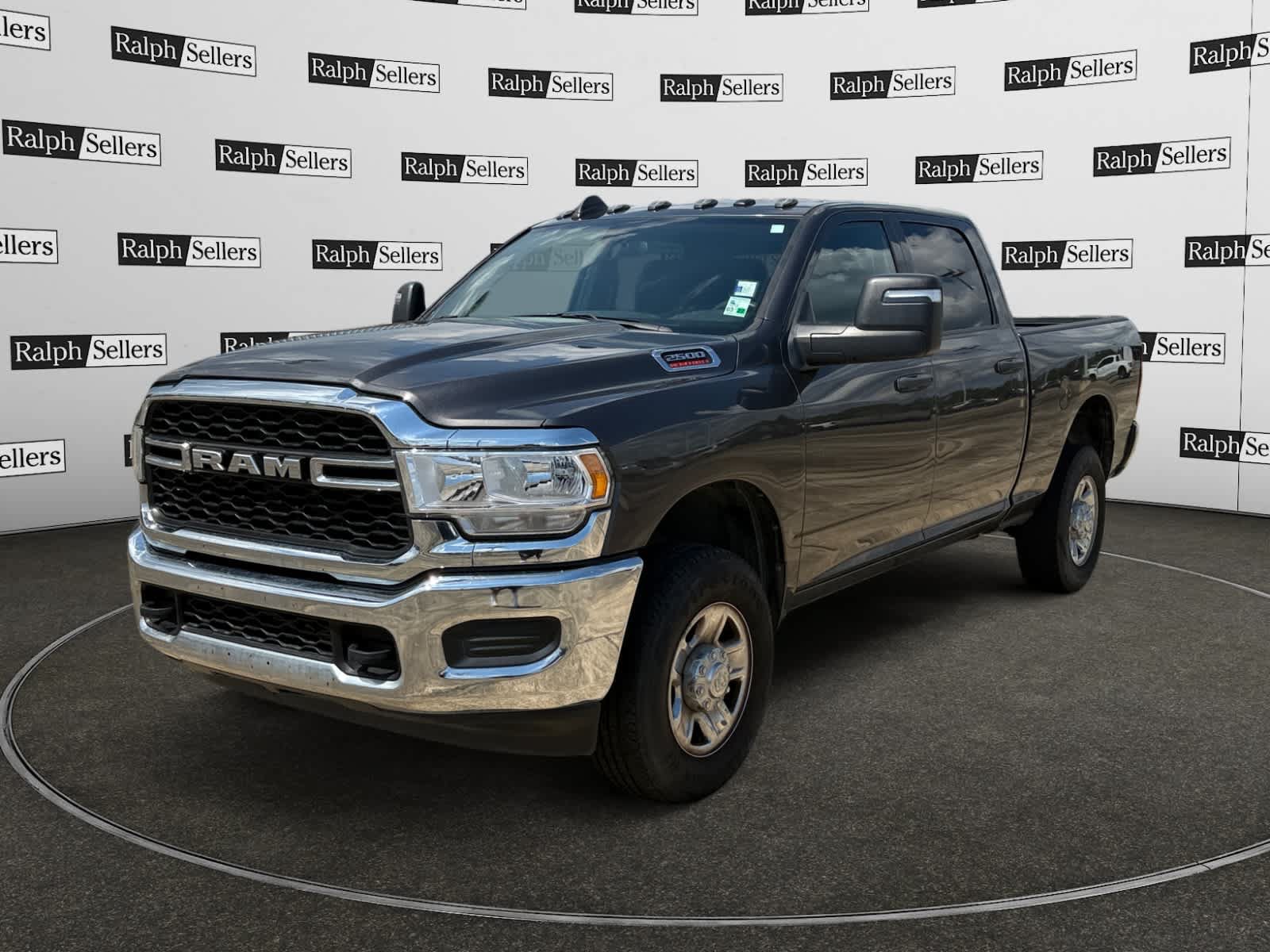 Used 2024 RAM 2500 Tradesman w/ Chrome Appearance Group AWD/4WD image 2