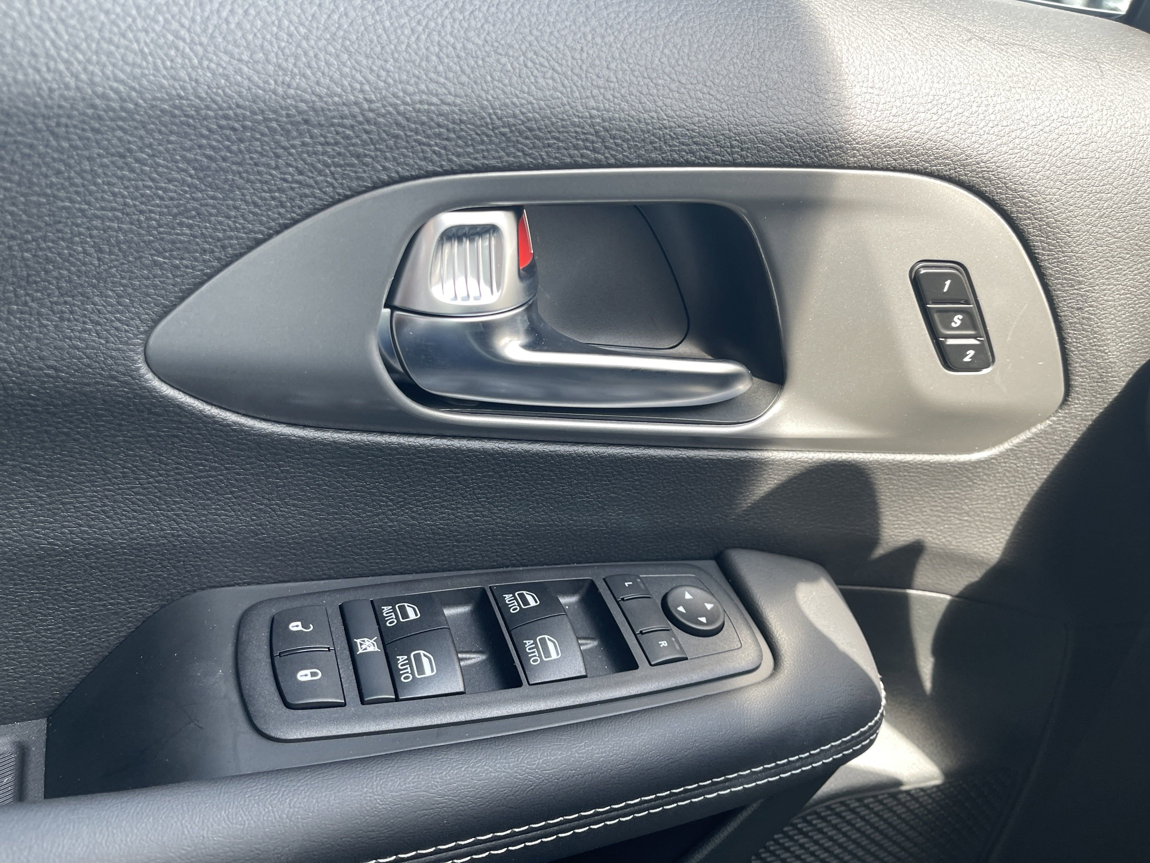 New 2026 Chrysler Pacifica Select FWD image 21