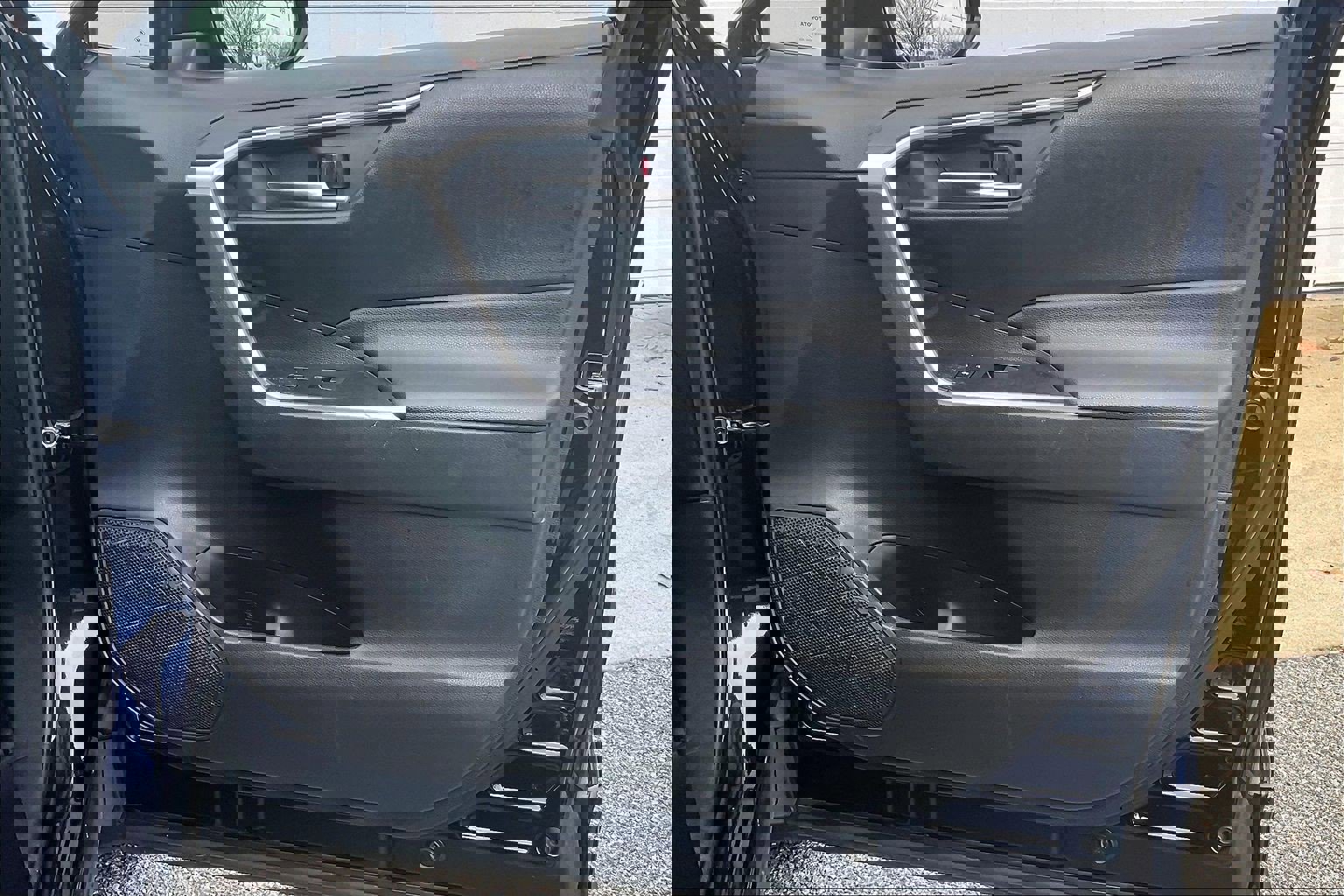 Used 2020 Toyota RAV4 XLE image 29