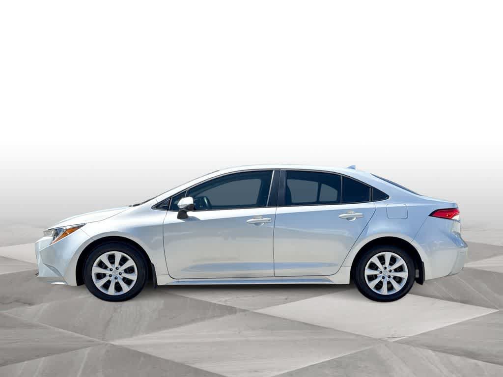 Used 2025 Toyota Corolla LE FWD image 5