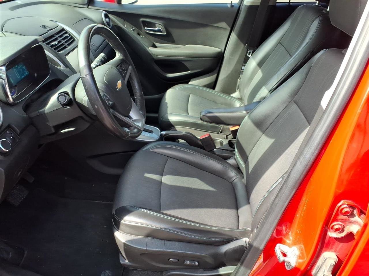 Used 2016 Chevrolet Trax LT w/ LT Convenience Package image 5