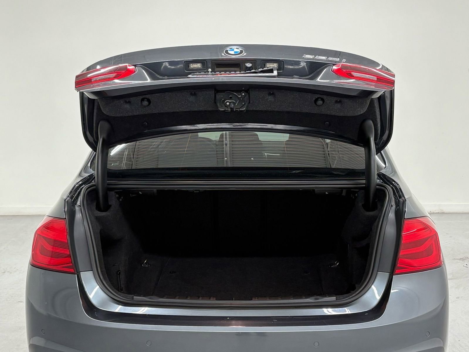Used 2016 BMW 328i Sedan image 42