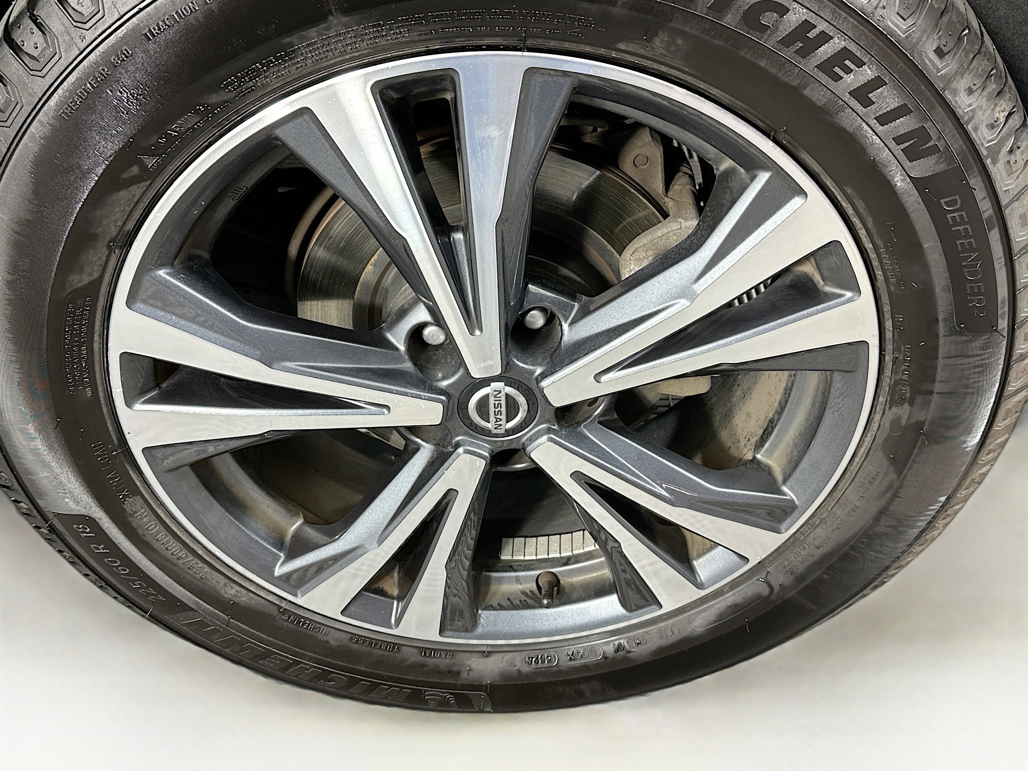 Used 2019 Nissan Rogue SV w/ Premium Package AWD/4WD image 11