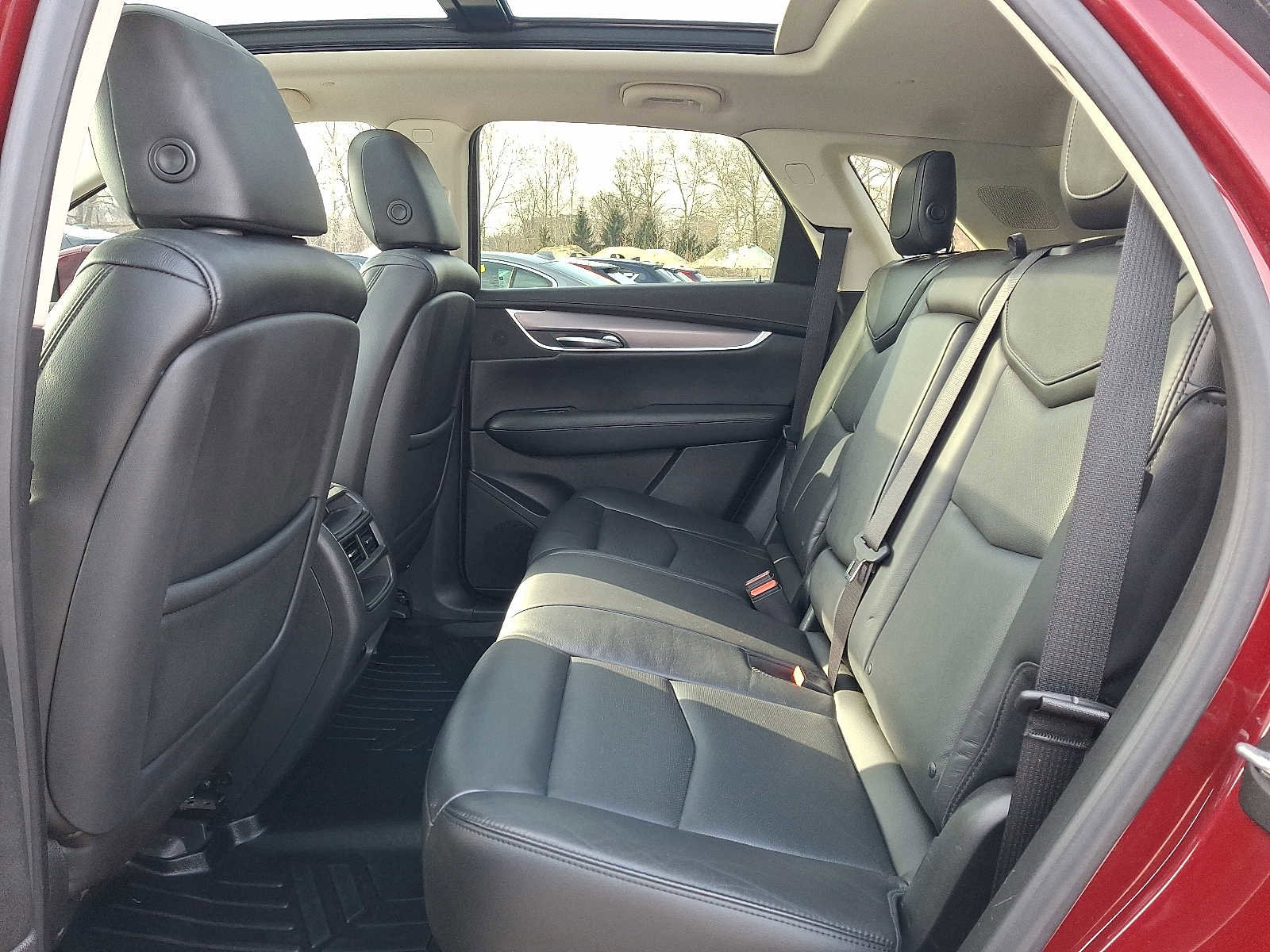 Used 2017 Cadillac XT5 Luxury w/ Driver Awareness Package image 10