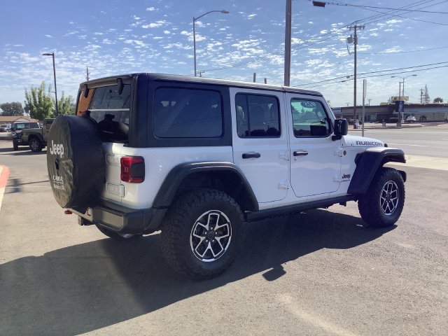 Used 2025 Jeep Wrangler Unlimited Rubicon w/ Convenience Group AWD/4WD image 33