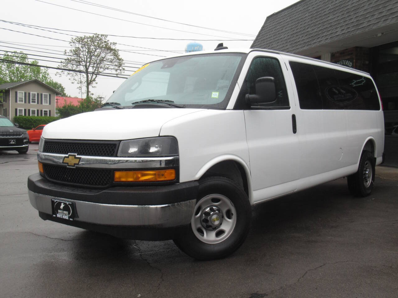 Used 2025 Chevrolet Express 3500 LT w/ LT Preferred Equipment Group RWD image 28