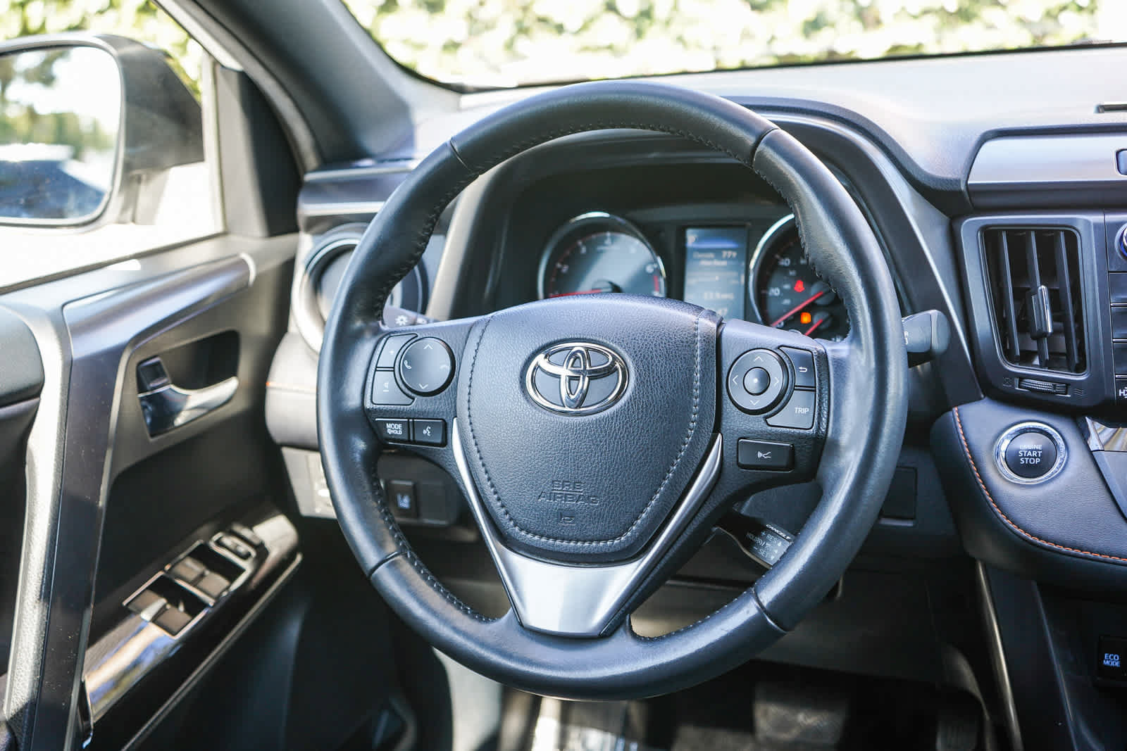 Used 2018 Toyota RAV4 SE w/ Power Extra Value Package FWD image 15