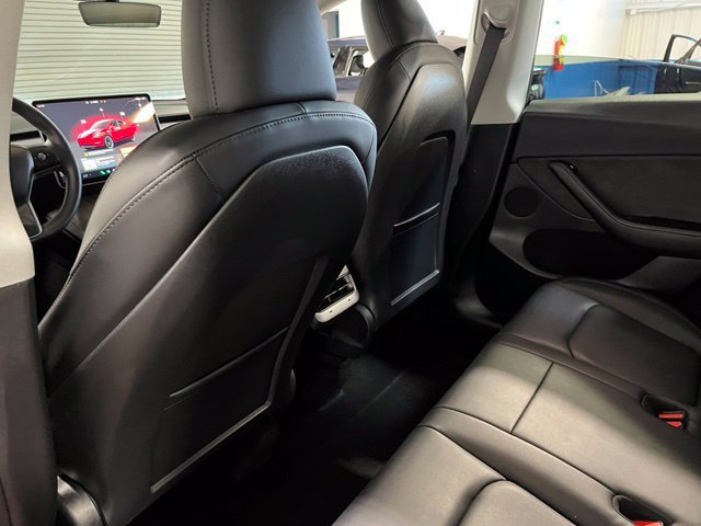 Used 2024 Tesla Model Y Long Range RWD image 19