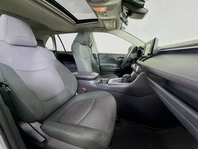 Used 2020 Toyota RAV4 XLE w/ Convenience Package AWD/4WD image 34