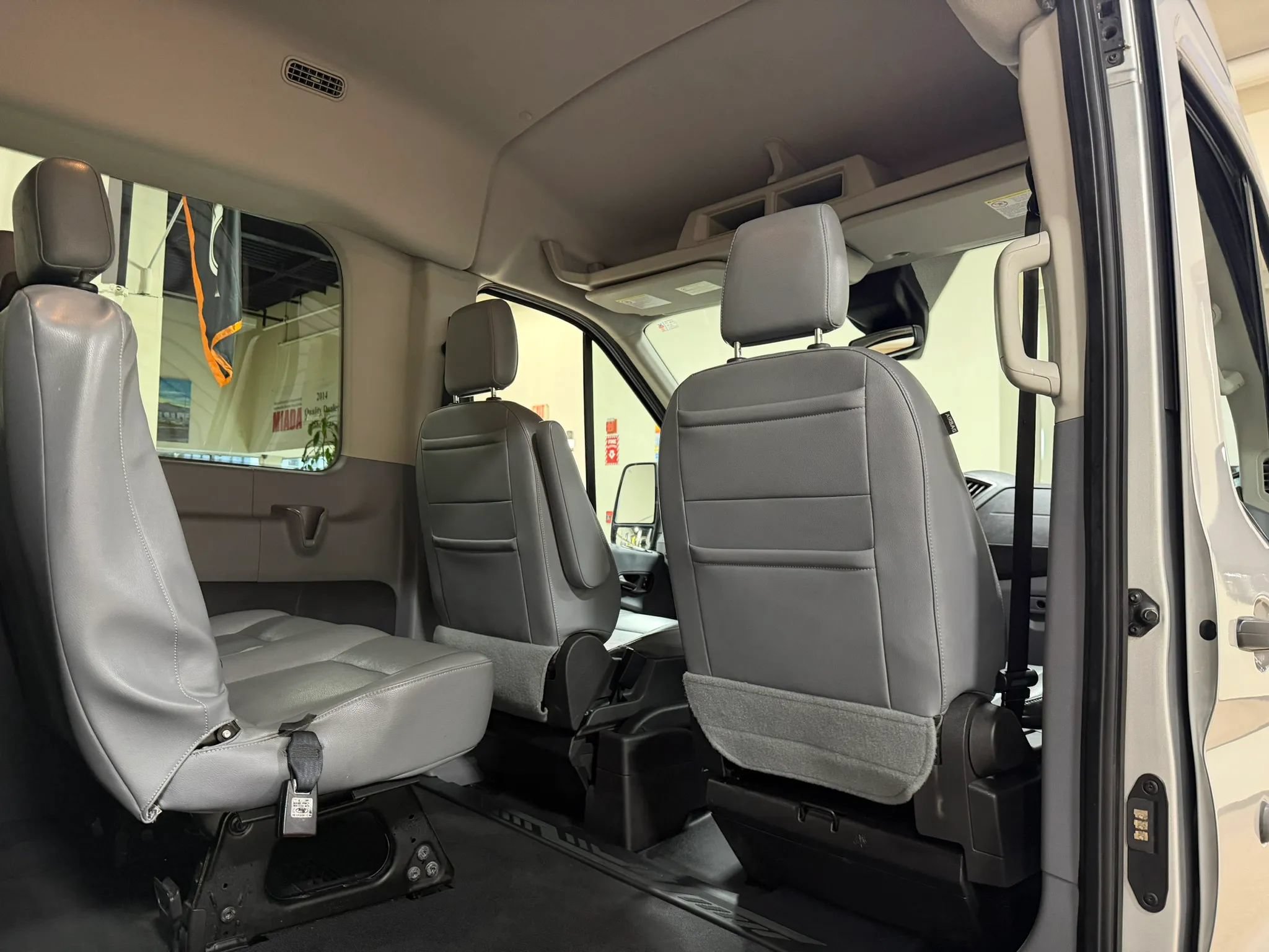Used 2019 Ford Transit 150 XL RWD image 29