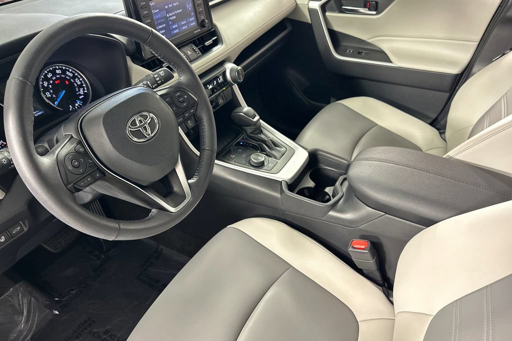 Used 2021 Toyota RAV4 XLE Premium AWD/4WD image 12