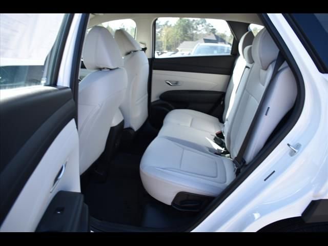 Certified 2025 Hyundai Tucson SE FWD image 16