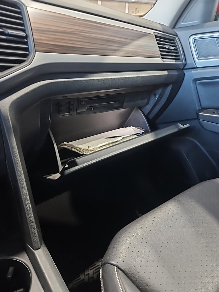 Used 2021 Volkswagen Atlas SE image 27