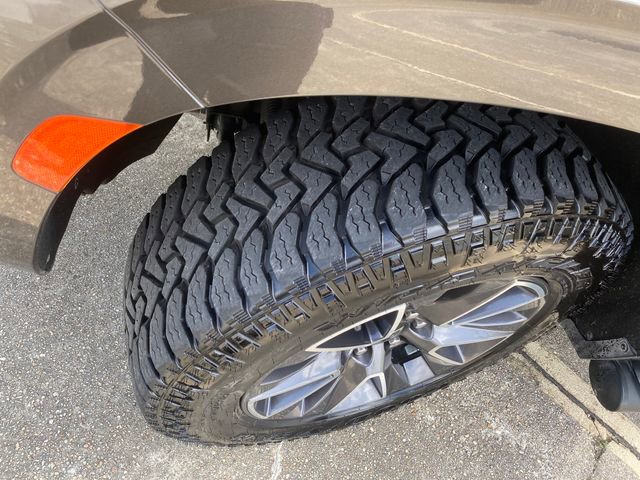 Used 2021 Chevrolet Tahoe Z71 w/ Z71 Signature Package AWD/4WD image 34