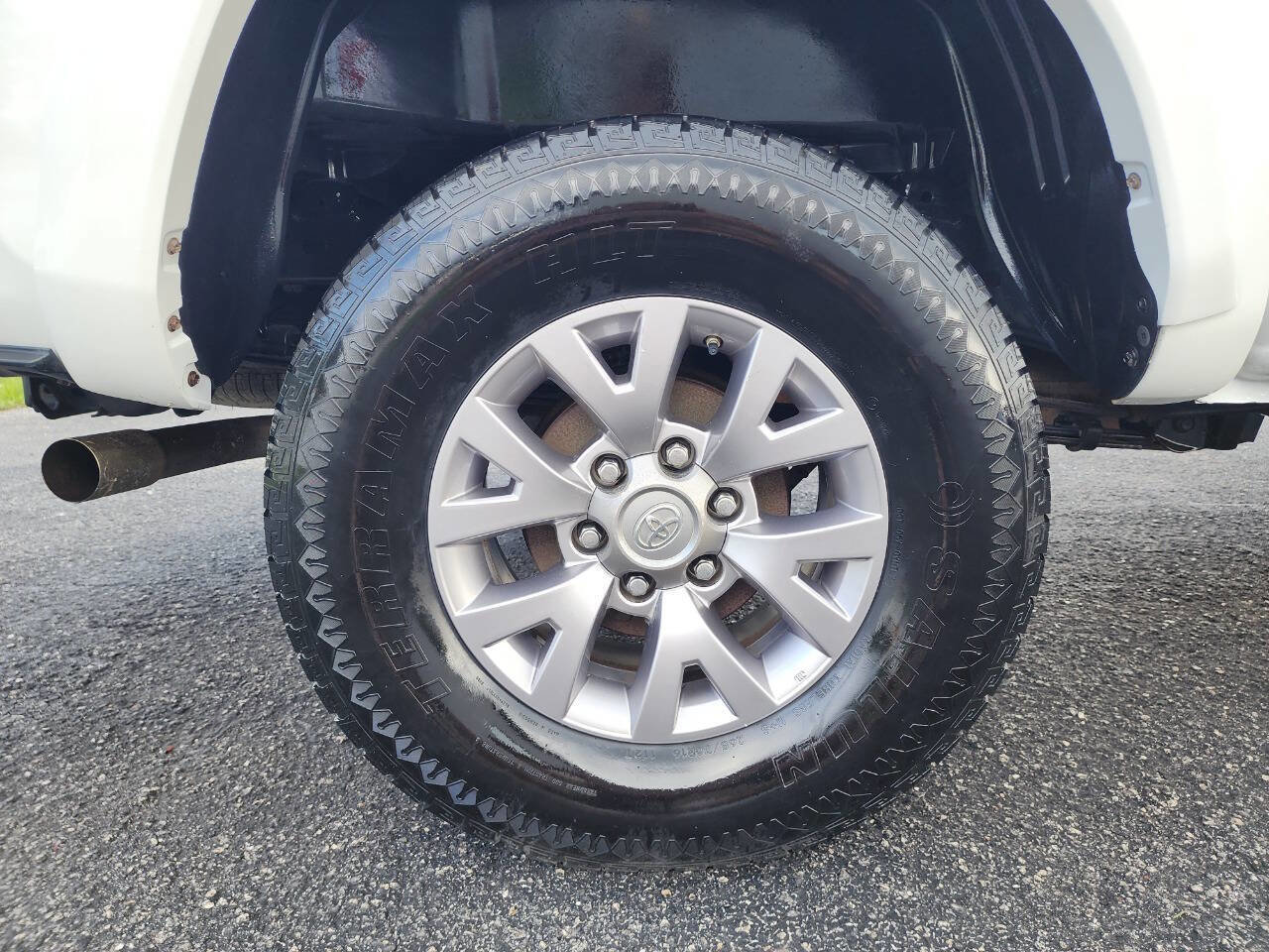 Used 2016 Toyota Tacoma SR5 image 11