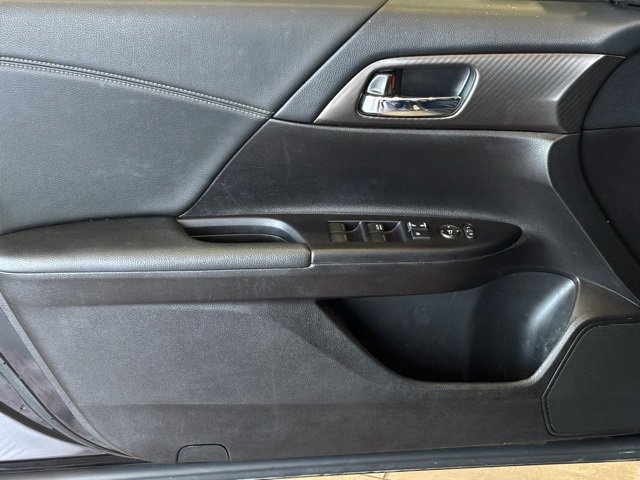 Used 2017 Honda Accord Sport image 15