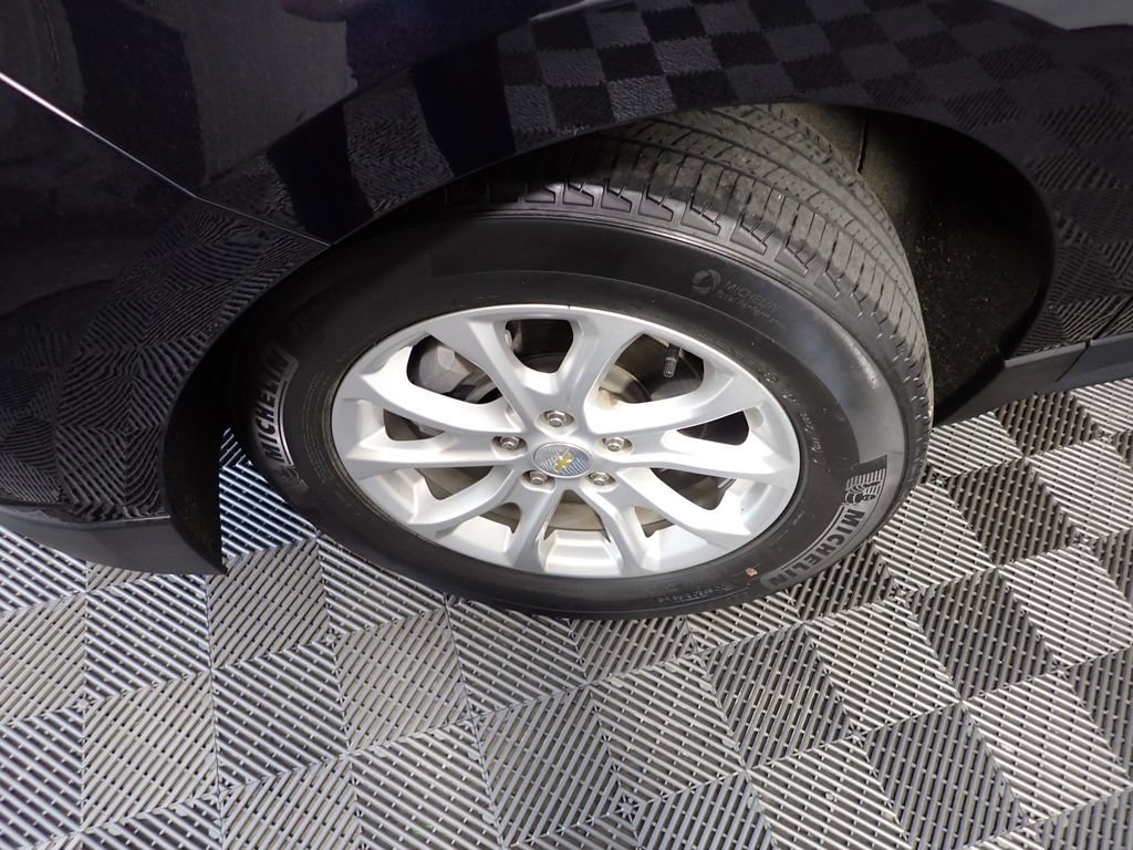 Used 2020 Chevrolet Equinox LT w/ Driver Convenience Package image 46