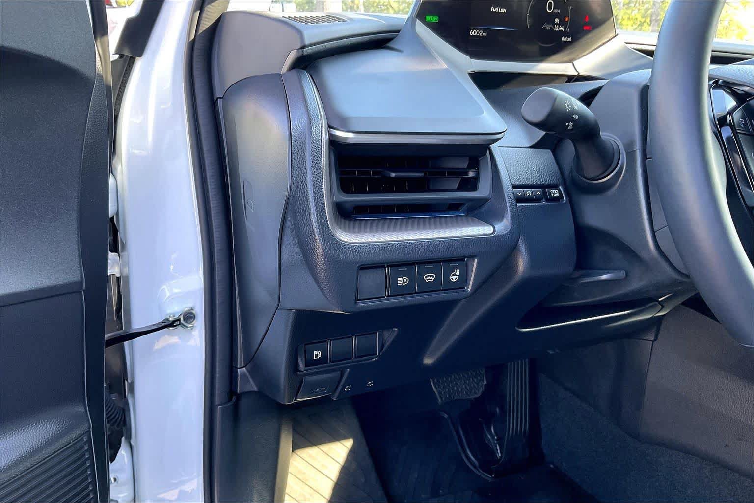 Certified 2026 Toyota Prius XLE FWD image 35