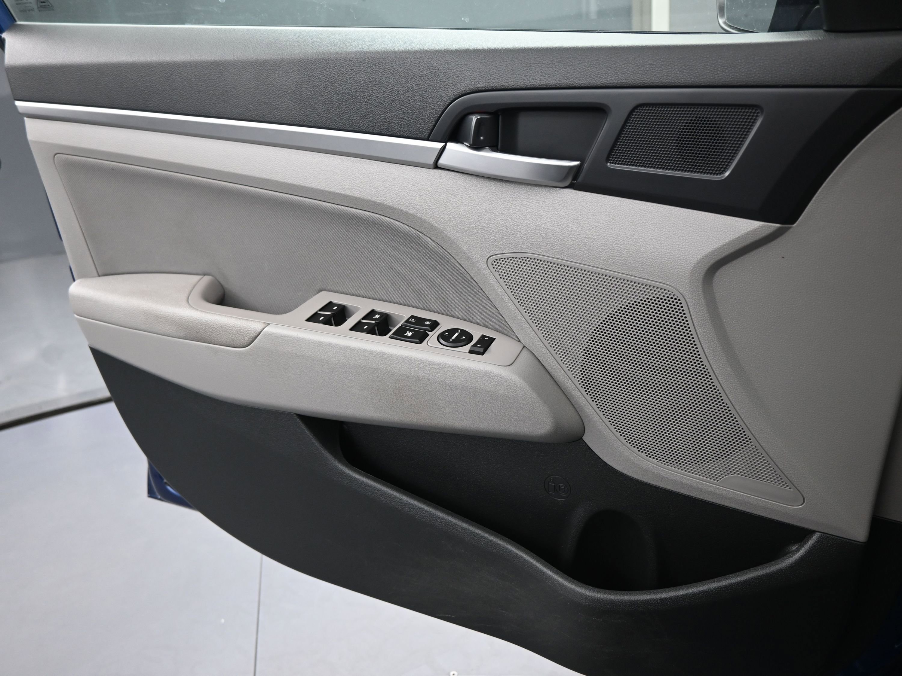 Used 2020 Hyundai Elantra ECO image 16