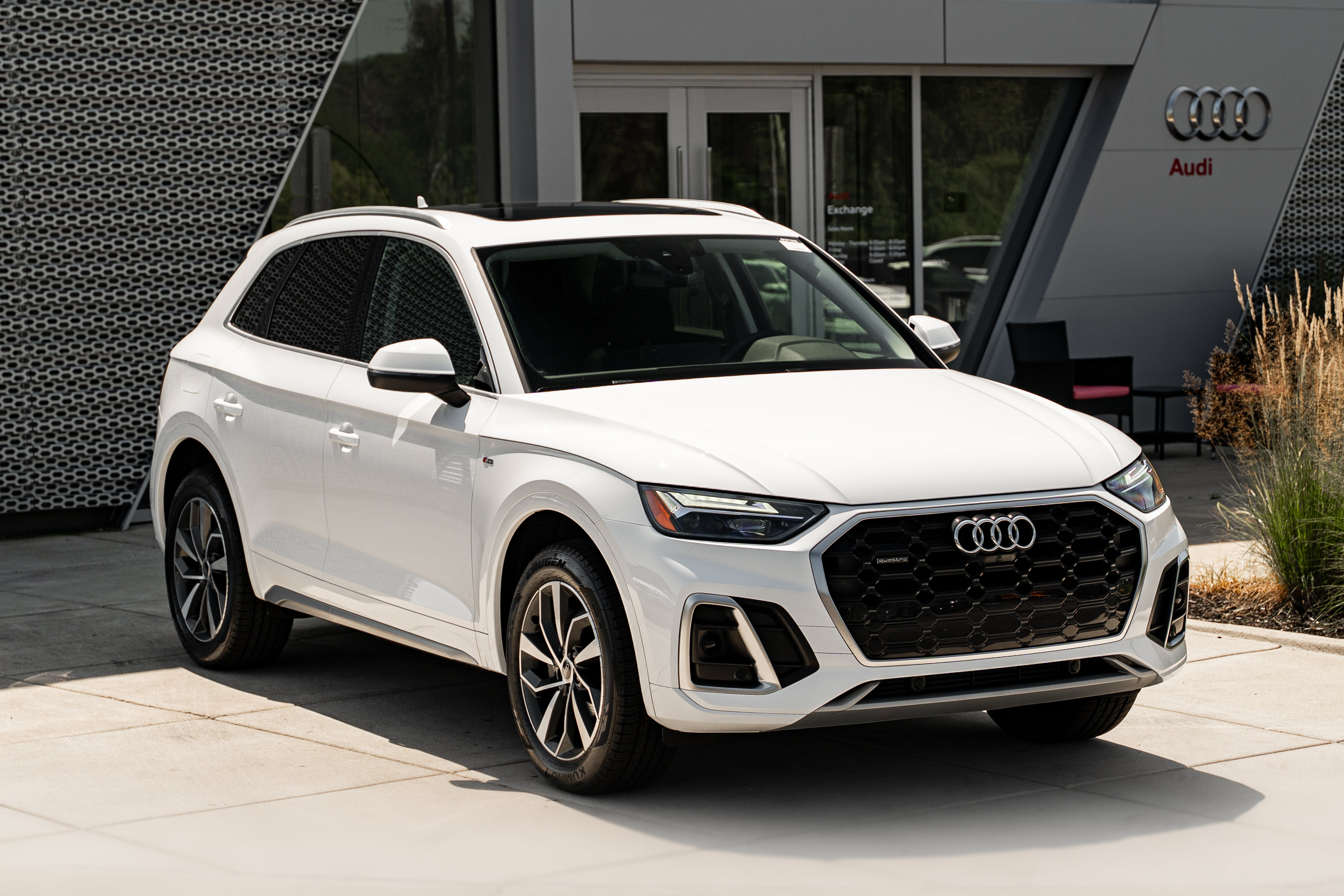 Certified 2023 Audi Q5 2.0T Premium Plus w/ Premium Plus Package AWD/4WD image 2