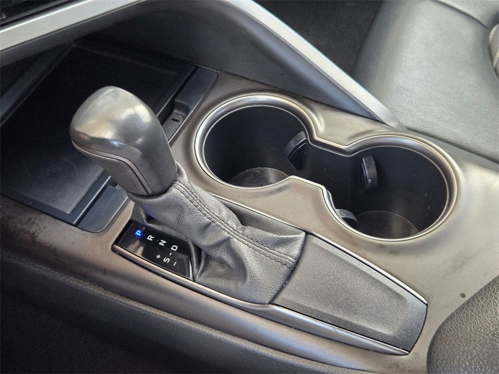 Used 2021 Toyota Camry SE image 17