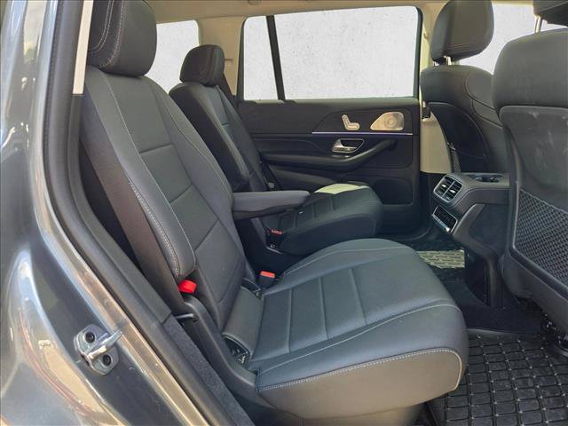 Used 2026 Mercedes-Benz GLS 450 4MATIC image 17