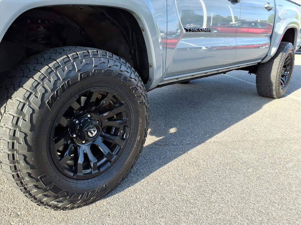 Used 2019 Toyota Tacoma TRD Sport image 9