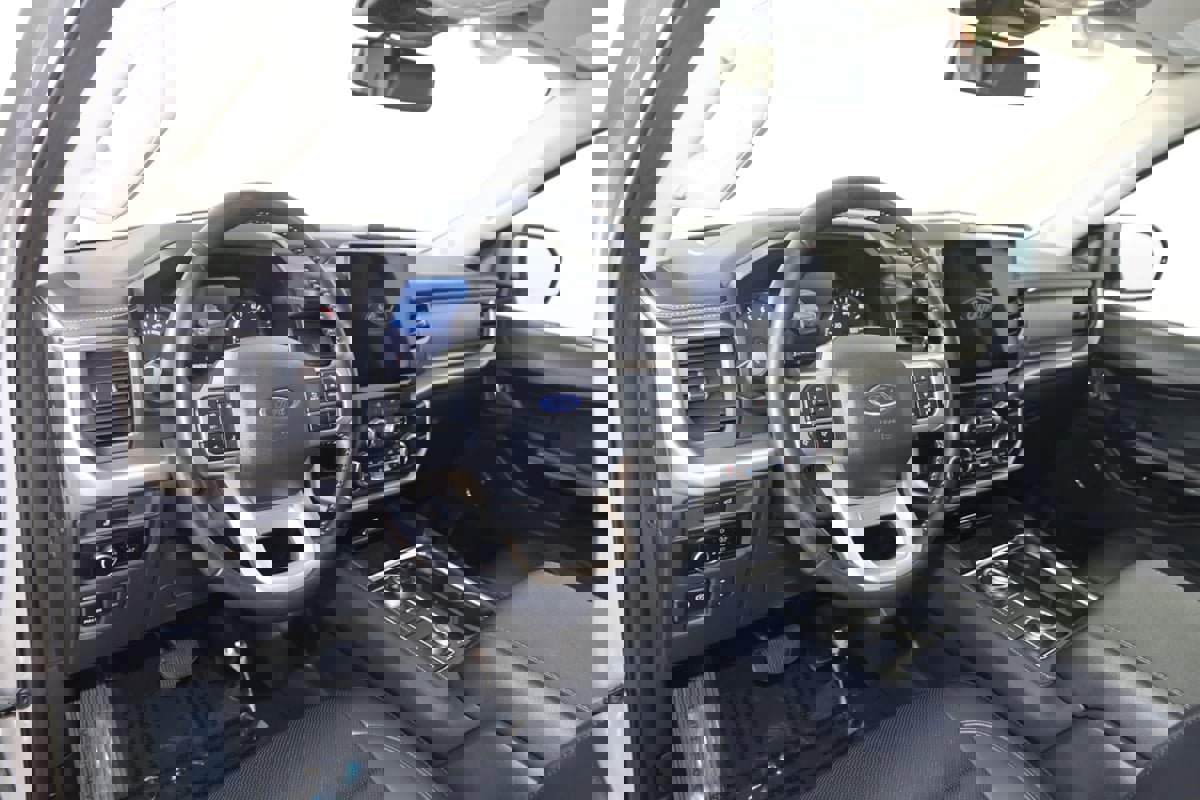 Used 2024 Ford Expedition Max XLT image 25