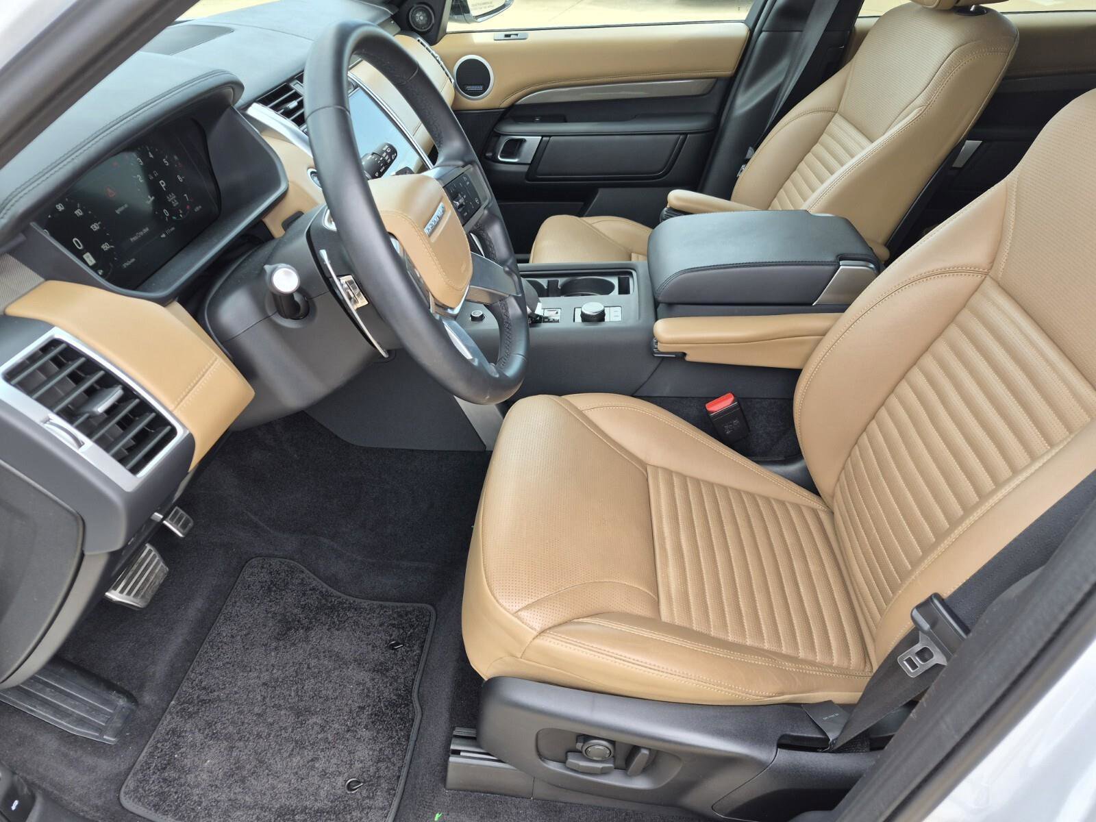 Used 2024 Land Rover Discovery Metropolitan Edition AWD/4WD image 13
